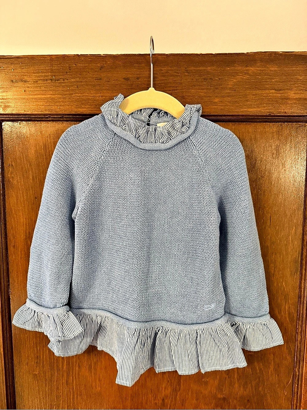 Vineyard Vines Girls Size 4T Blue & White Ruffle Sweater Like New